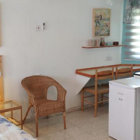 Jordan Valley One Room Apartment Menaẖemya Εξωτερικό φωτογραφία