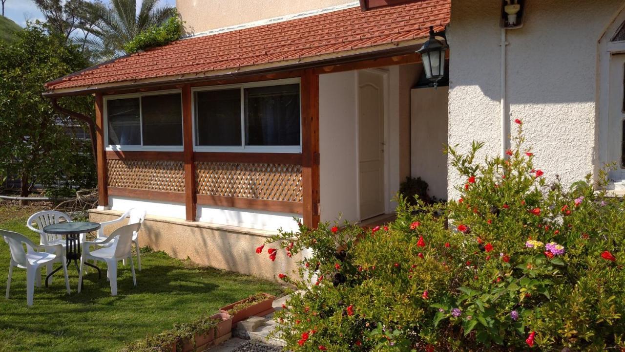 Jordan Valley One Room Apartment Menaẖemya Εξωτερικό φωτογραφία