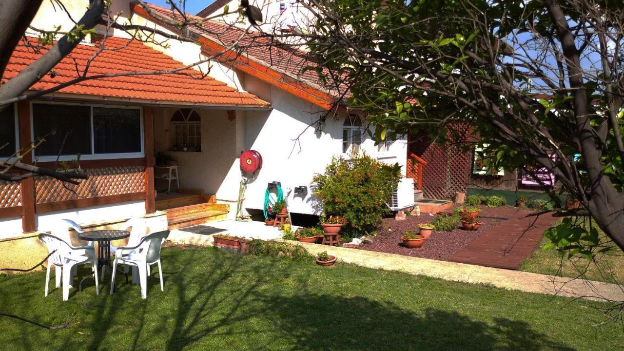 Jordan Valley One Room Apartment Menaẖemya Εξωτερικό φωτογραφία