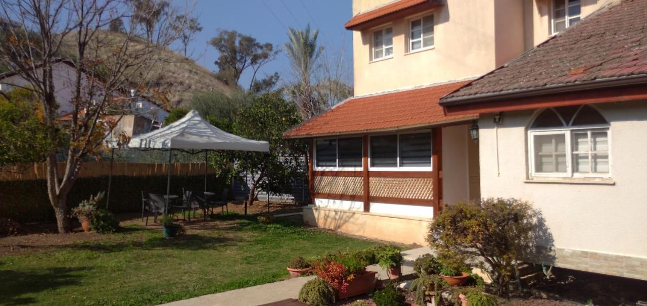 Jordan Valley One Room Apartment Menaẖemya Εξωτερικό φωτογραφία